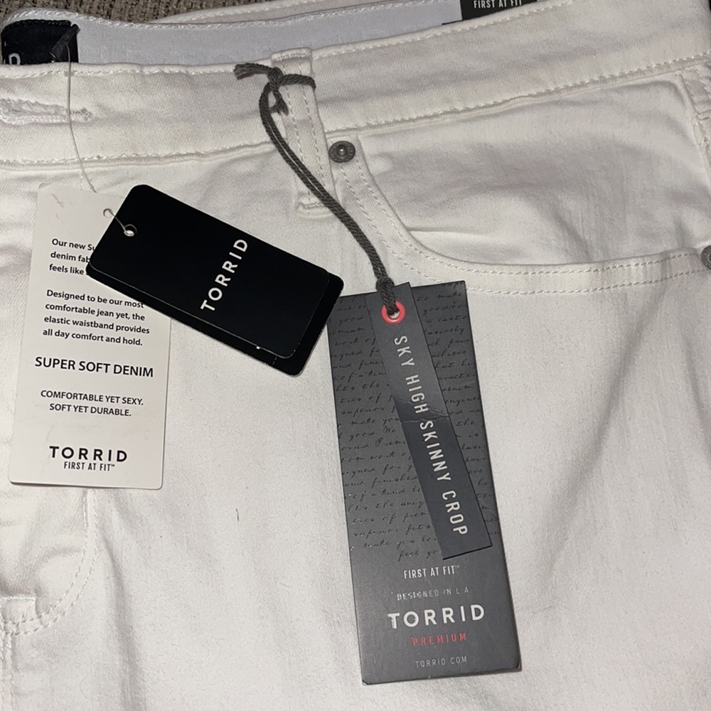 White capris - Picture 2 of 3